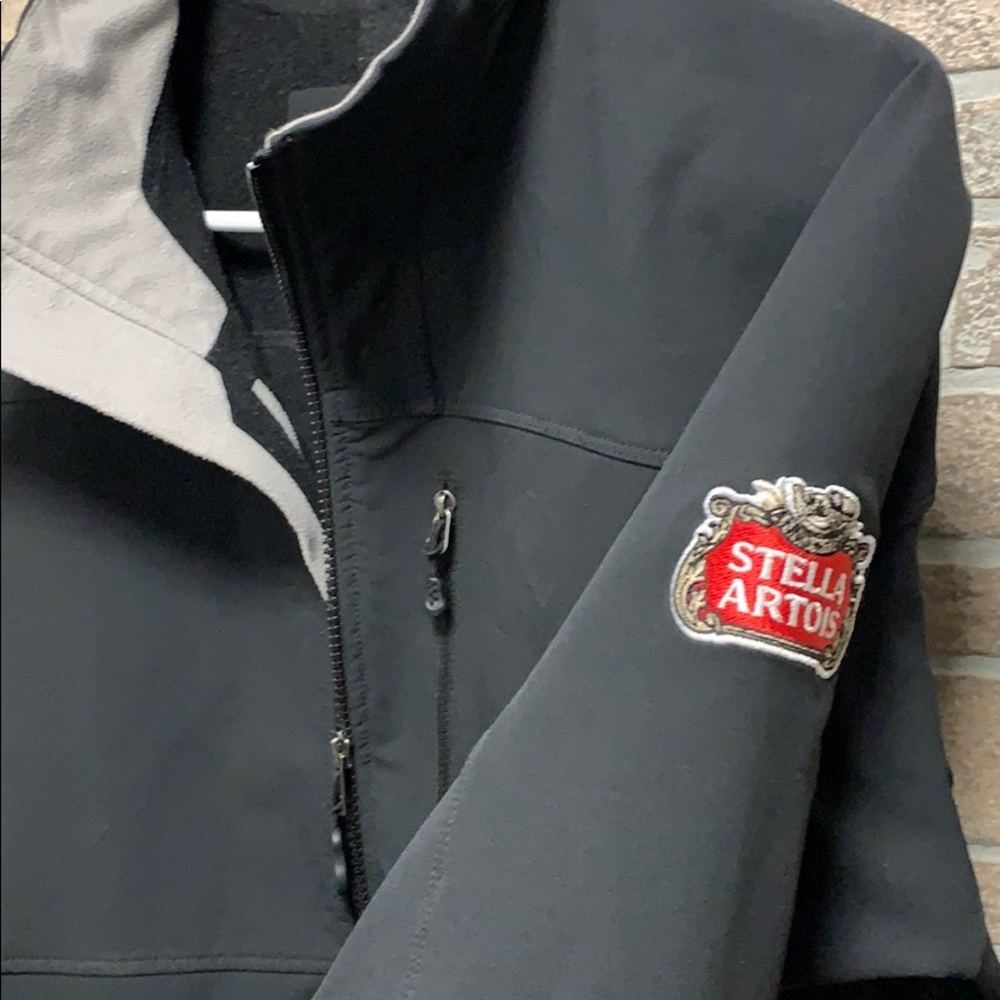 MENS Patagonia jacket in size small - Picture 3 of 7